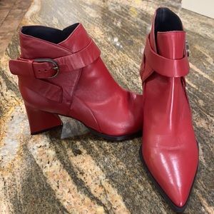 Red heeled boot size 9